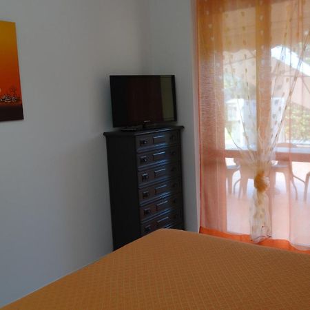 Rose Apartment Luni Екстер'єр фото