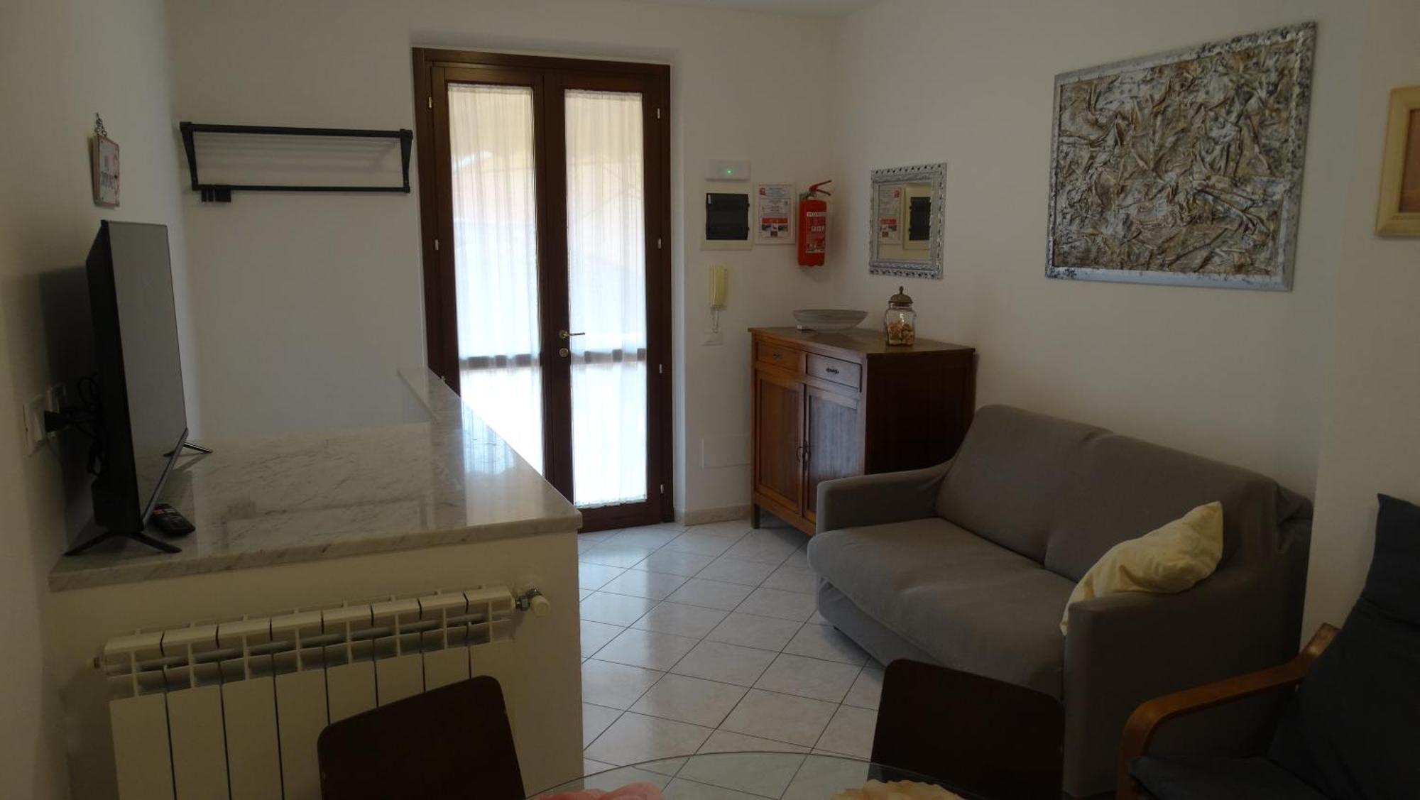 Rose Apartment Luni Екстер'єр фото